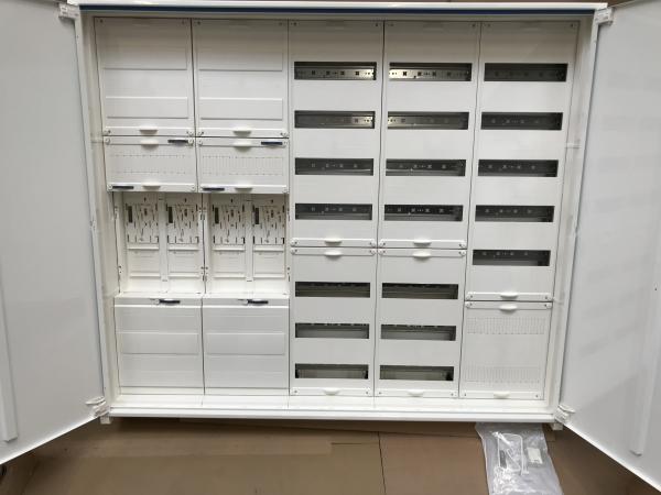 Hager Zählerschrank 4x eHZ Zählerfeld + 2x Verteilerfeld 7-reihig + 1x Verteilerfeld 5-reihig 1100mm mit APZ-Raum ZB35S (inkl. Datenschnittstelle und RJ45-Buchse)